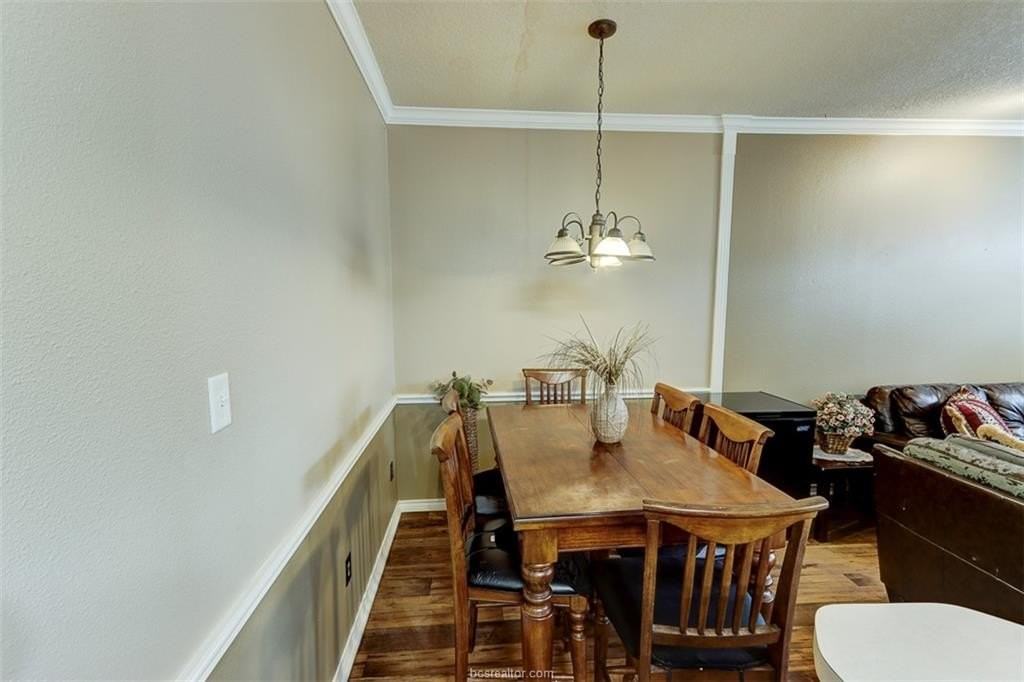 217 Navarro Dr - Photo 5 of 11