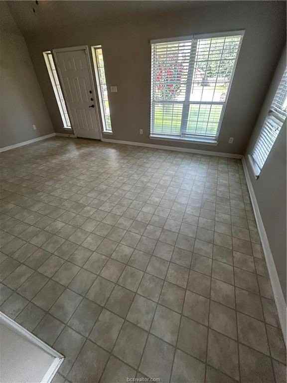 2906 Elise Ln - Photo 4 of 11