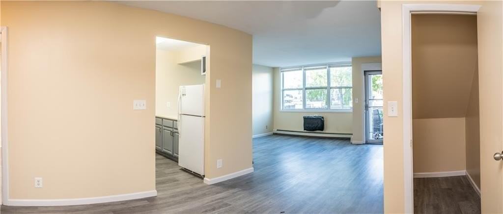 1146 Essex St #1 - Photo 4 of 8