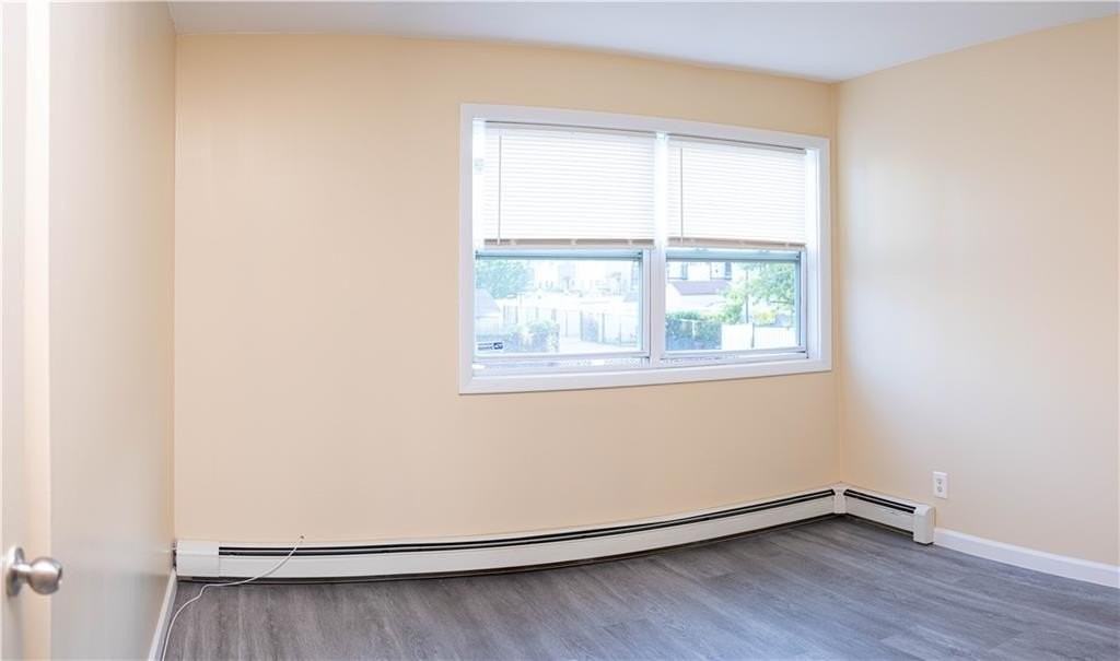 1146 Essex St #1 - Photo 7 of 8
