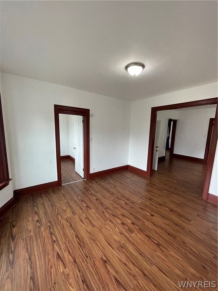 298 Winslow Ave #2 - Photo 7 of 20