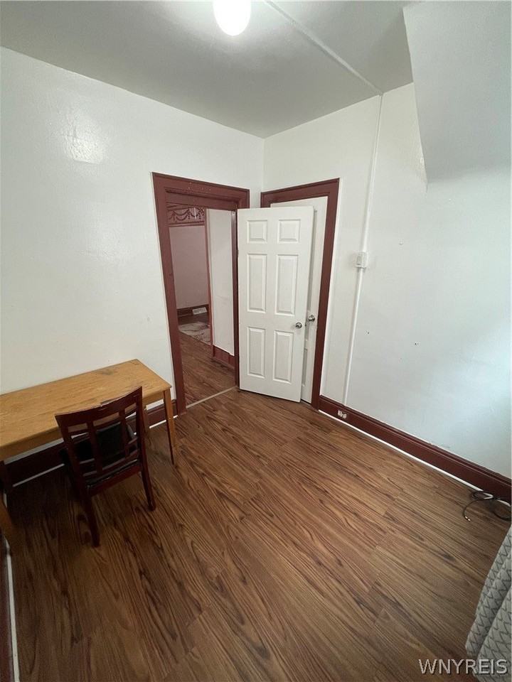 298 Winslow Ave #1 - Photo 7 of 16