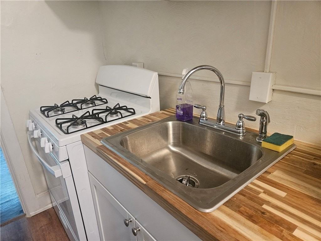 614 E State St - Photo 3 of 14