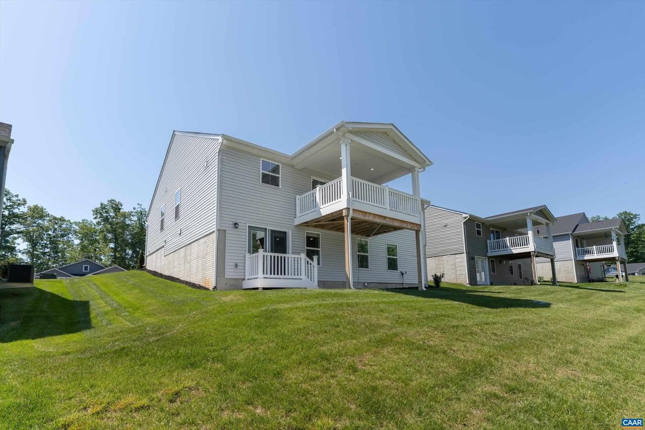 93 Archer Dr - Photo 4 of 50