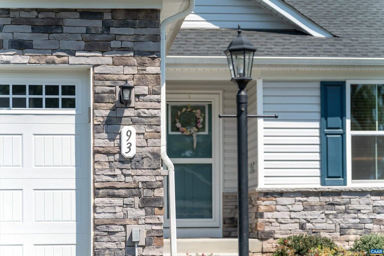 93 Archer Dr - Photo 7 of 50