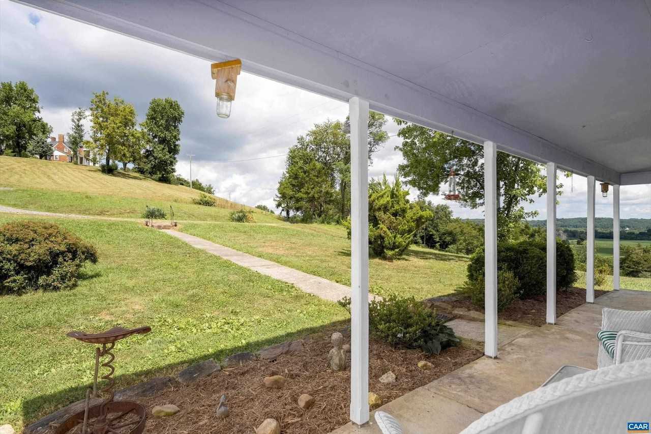 1829 Cabell Rd - Photo 3 of 16