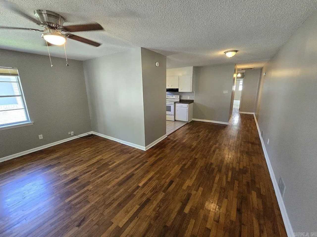 3608 Willow St - Photo 2 of 10
