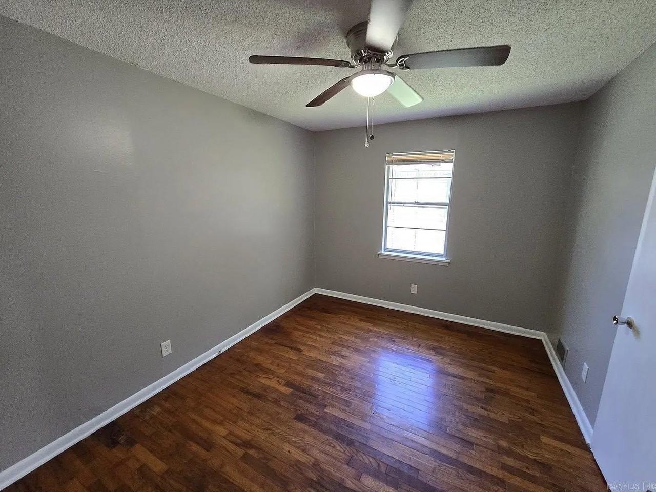 3608 Willow St - Photo 7 of 10