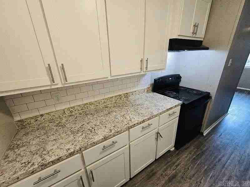 1001 Wright St - Photo 2 of 8