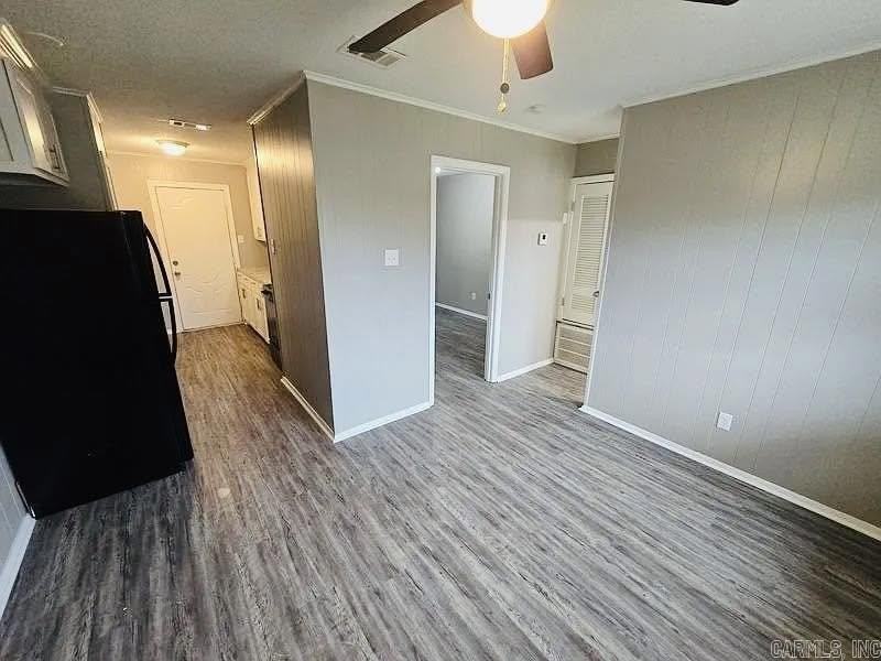 1001 Wright St - Photo 5 of 8