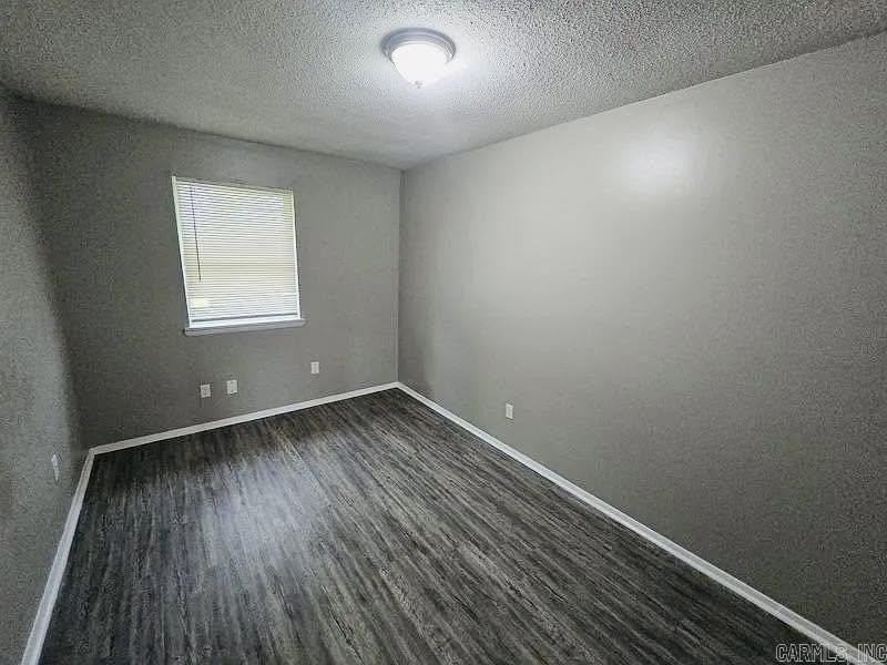 1001 Wright St - Photo 6 of 8