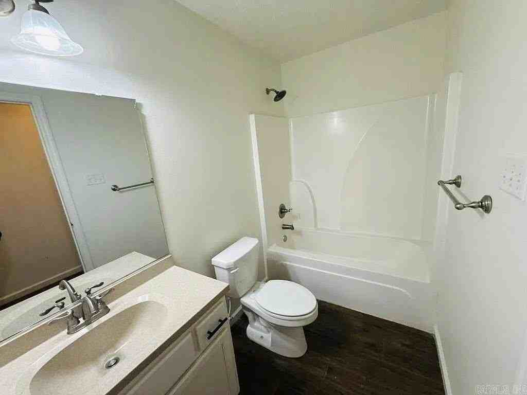 120 Suda St - Photo 4 of 5