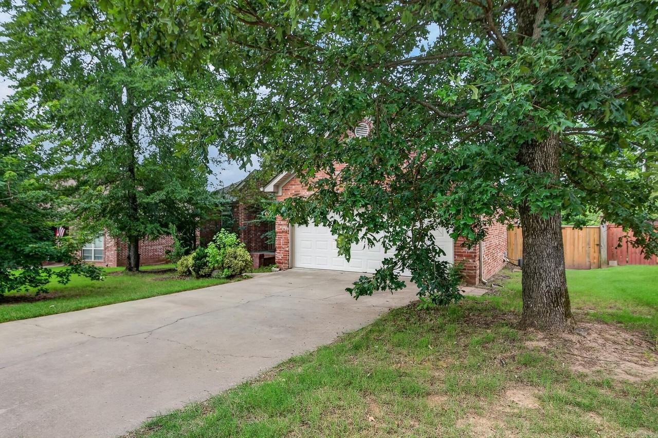 1625 Hidden Creek Dr - Photo 4 of 37