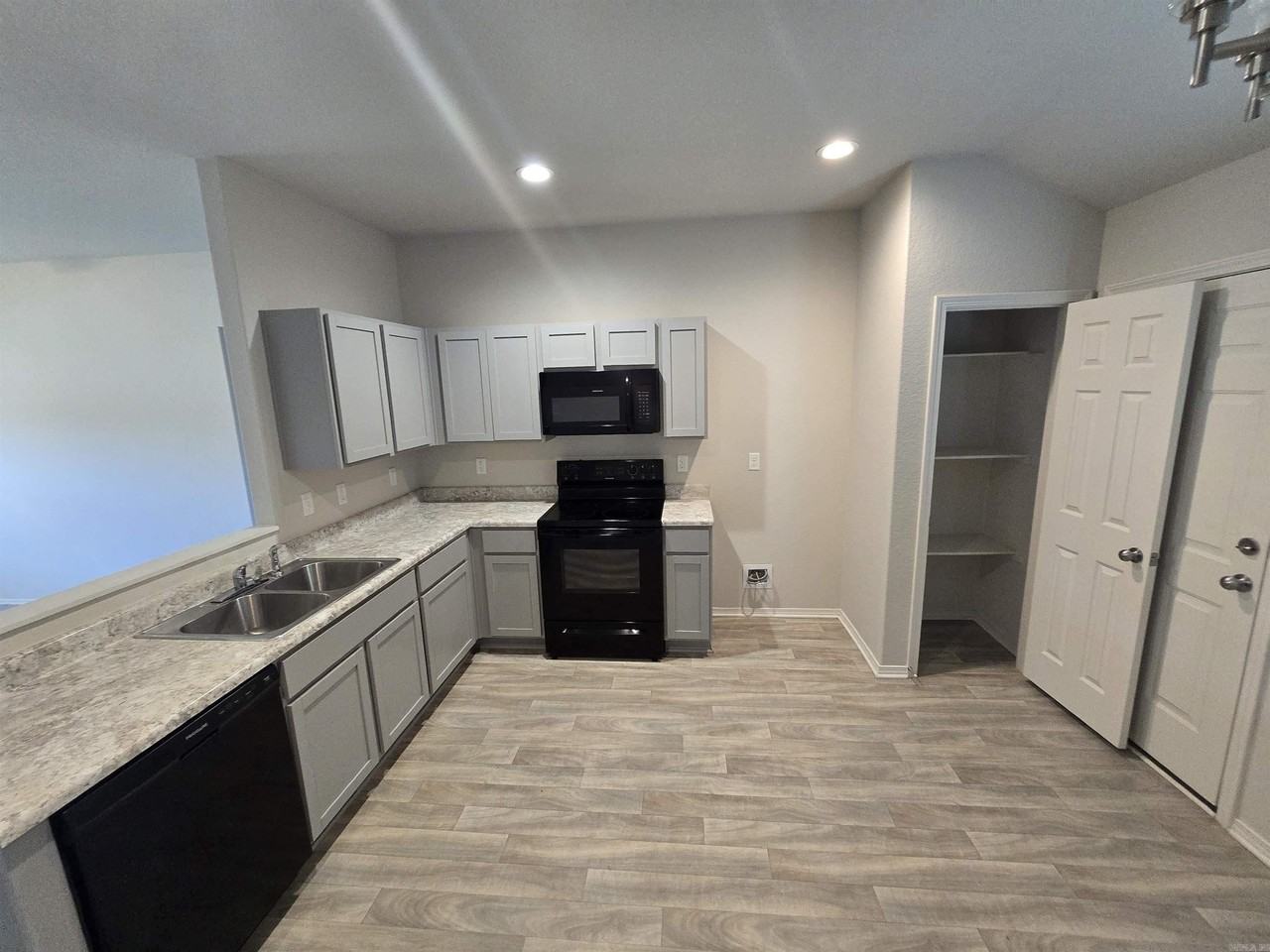 31 Winter Valley Cv - Photo 6 of 30