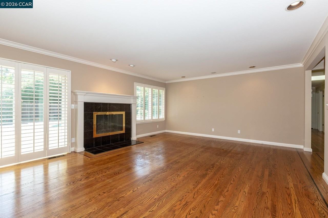 432 Stonefield Pl - Photo 5 of 28