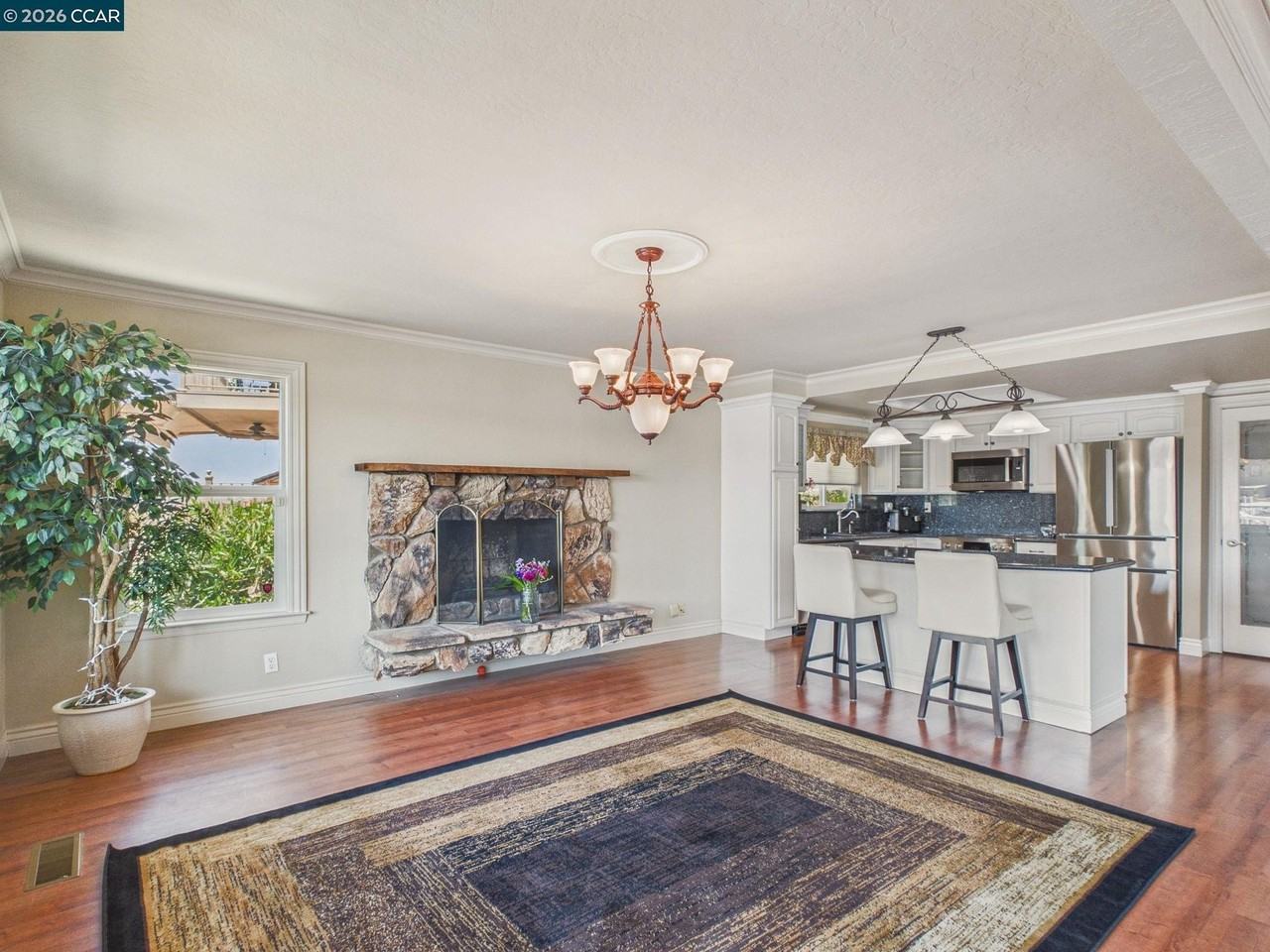 4910 Cabrillo Pt - Photo 4 of 50