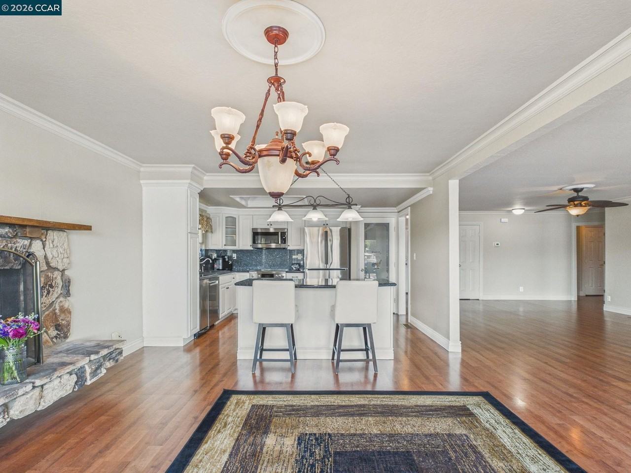 4910 Cabrillo Pt - Photo 5 of 50
