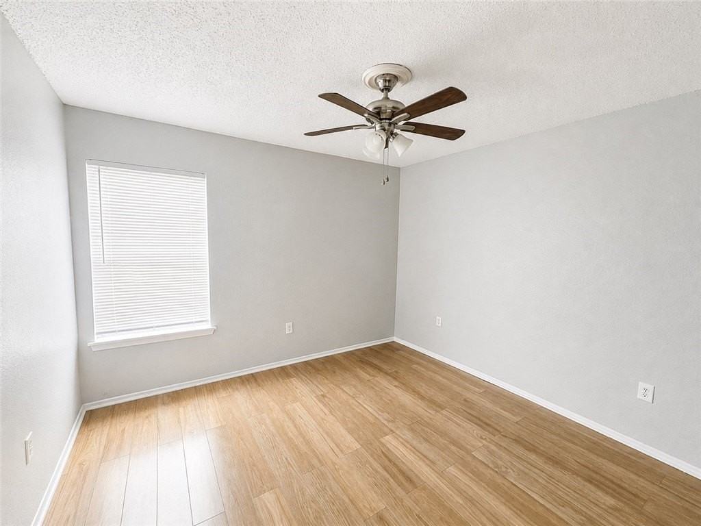 2117 Zephyr Cir - Photo 5 of 7