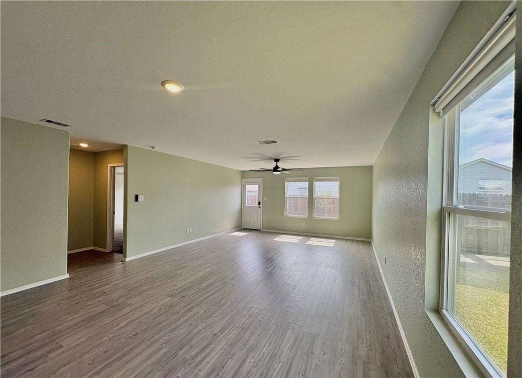 1109 Demeter Dr - Photo 6 of 18