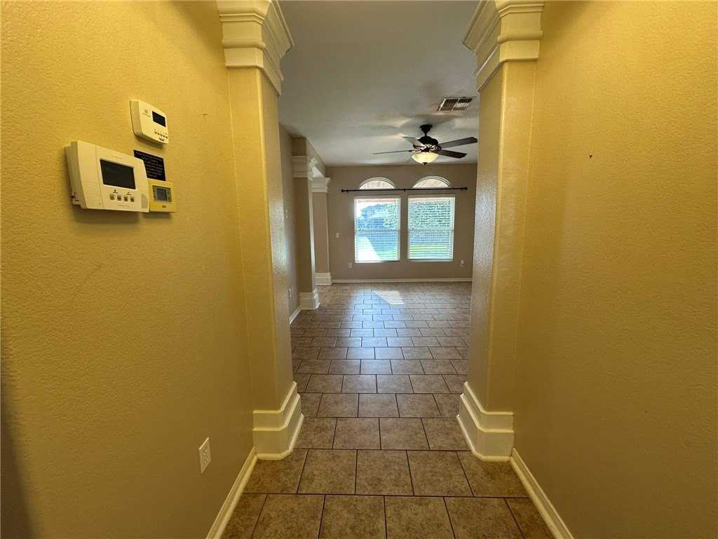 1132 Imperial St - Photo 2 of 19