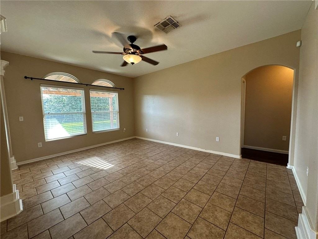 1132 Imperial St - Photo 3 of 19