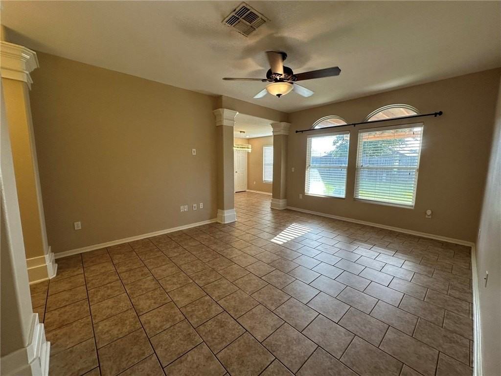 1132 Imperial St - Photo 4 of 19