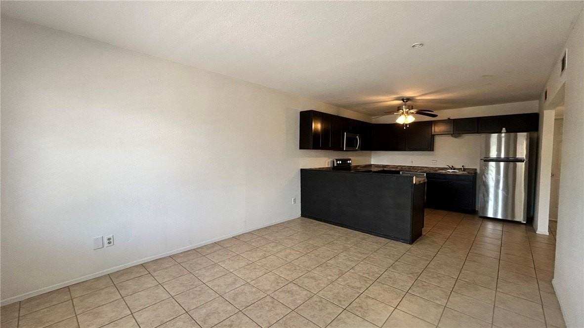 1004 Austin St #9 - Photo 4 of 22