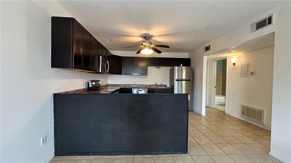 1004 Austin St #9 - Photo 5 of 22