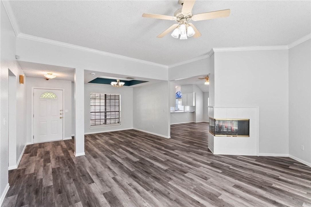 2210 Dorsey St - Photo 4 of 20