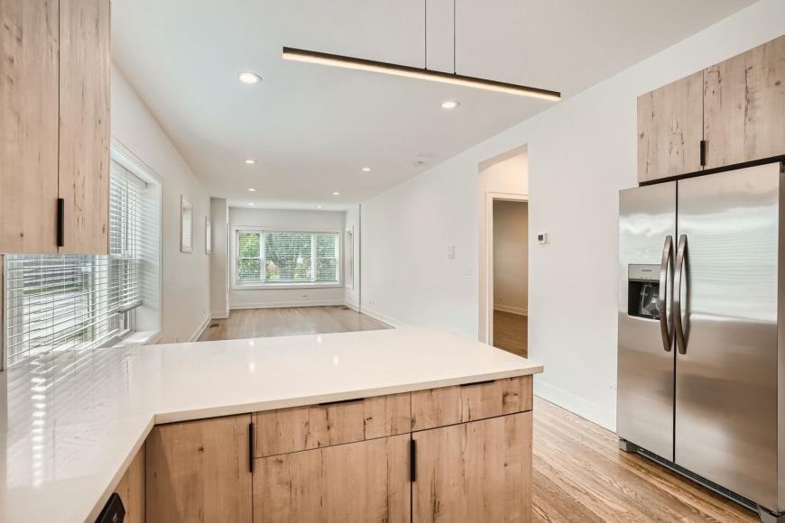 2602 N Springfield Ave - Photo 3 of 10