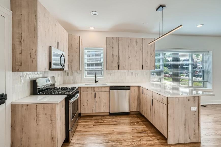 2602 N Springfield Ave - Photo 6 of 10