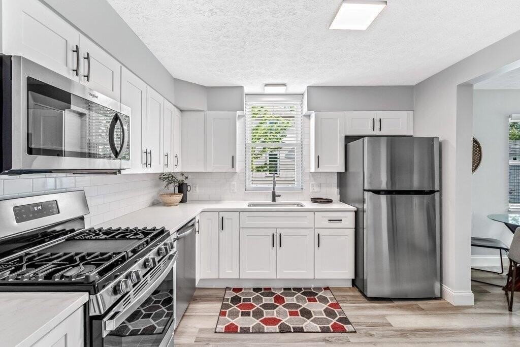 1474 Glenn Ave - Photo 6 of 22