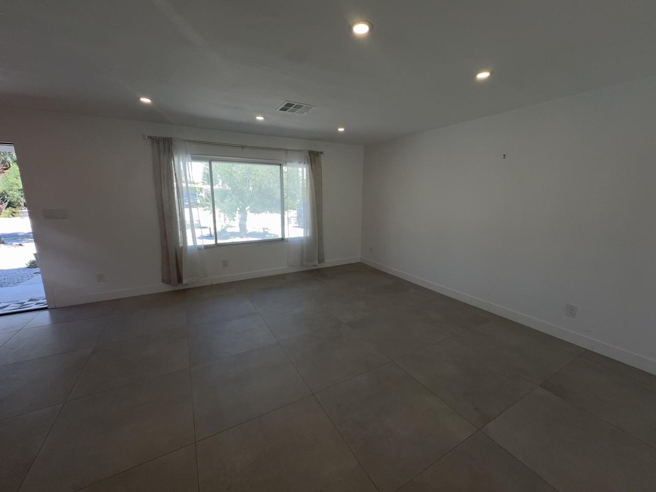 2175 N Sandra Rd - Photo 5 of 10