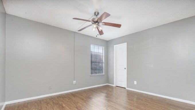 696 Fox Ave - Photo 7 of 10