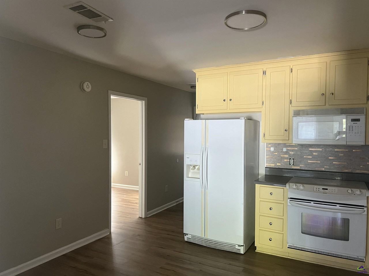 230 Katelyn Cir - Photo 3 of 16