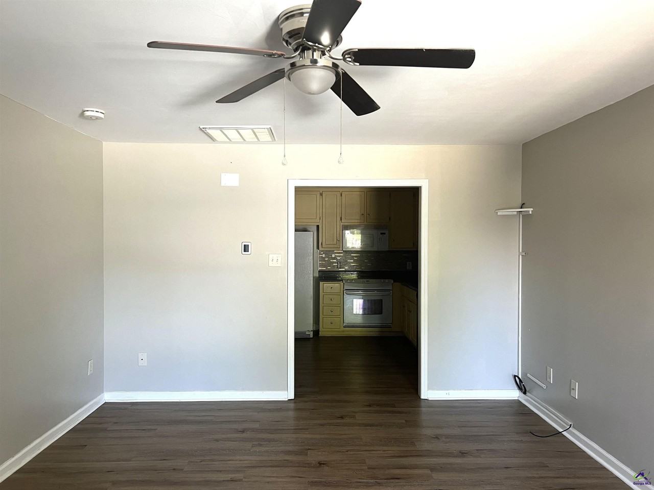 230 Katelyn Cir - Photo 4 of 16