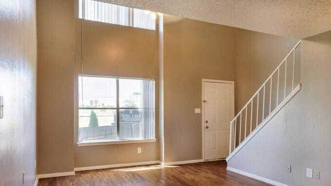 1901 Lakeview Cir - Photo 6 of 6