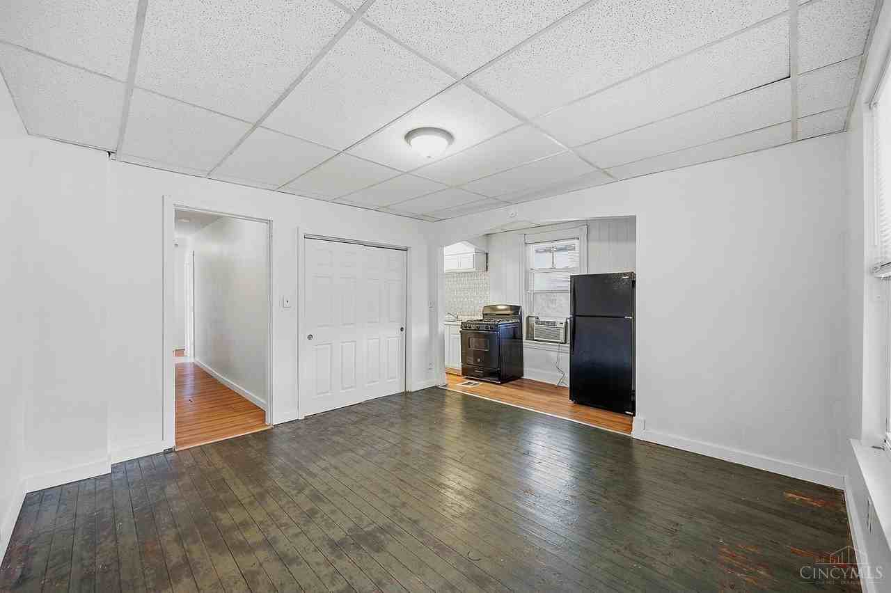 2222 Lawn Ave #6 - Photo 3 of 12
