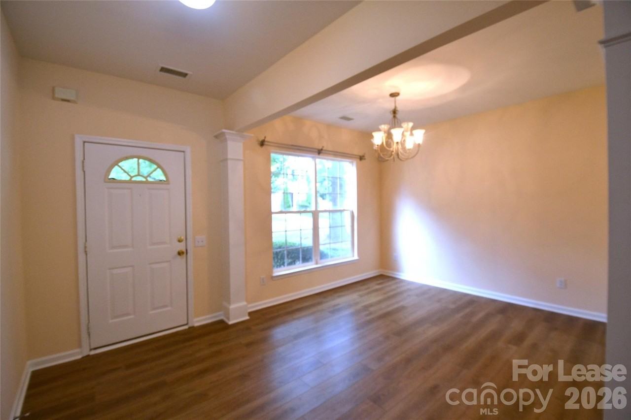 6820 Beverly Springs Dr - Photo 4 of 39