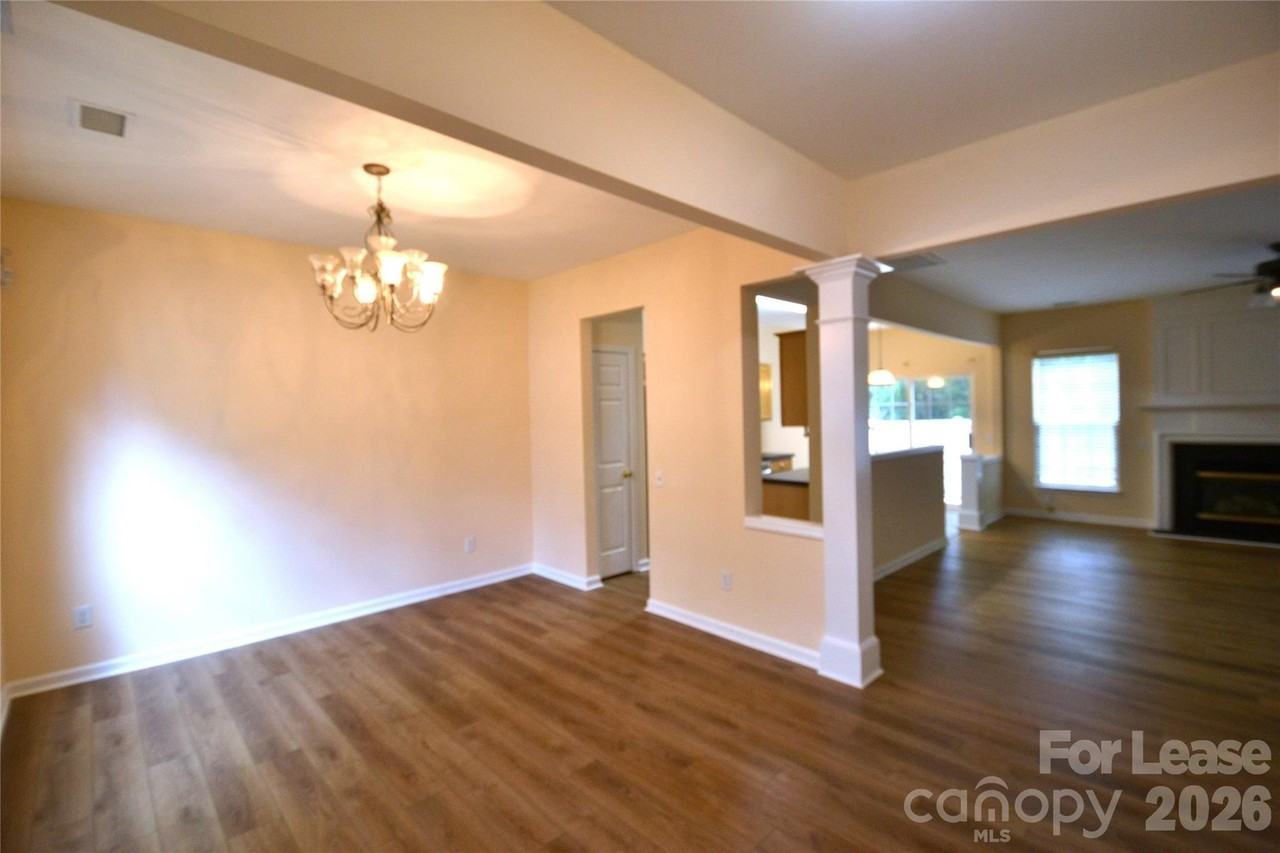 6820 Beverly Springs Dr - Photo 5 of 39