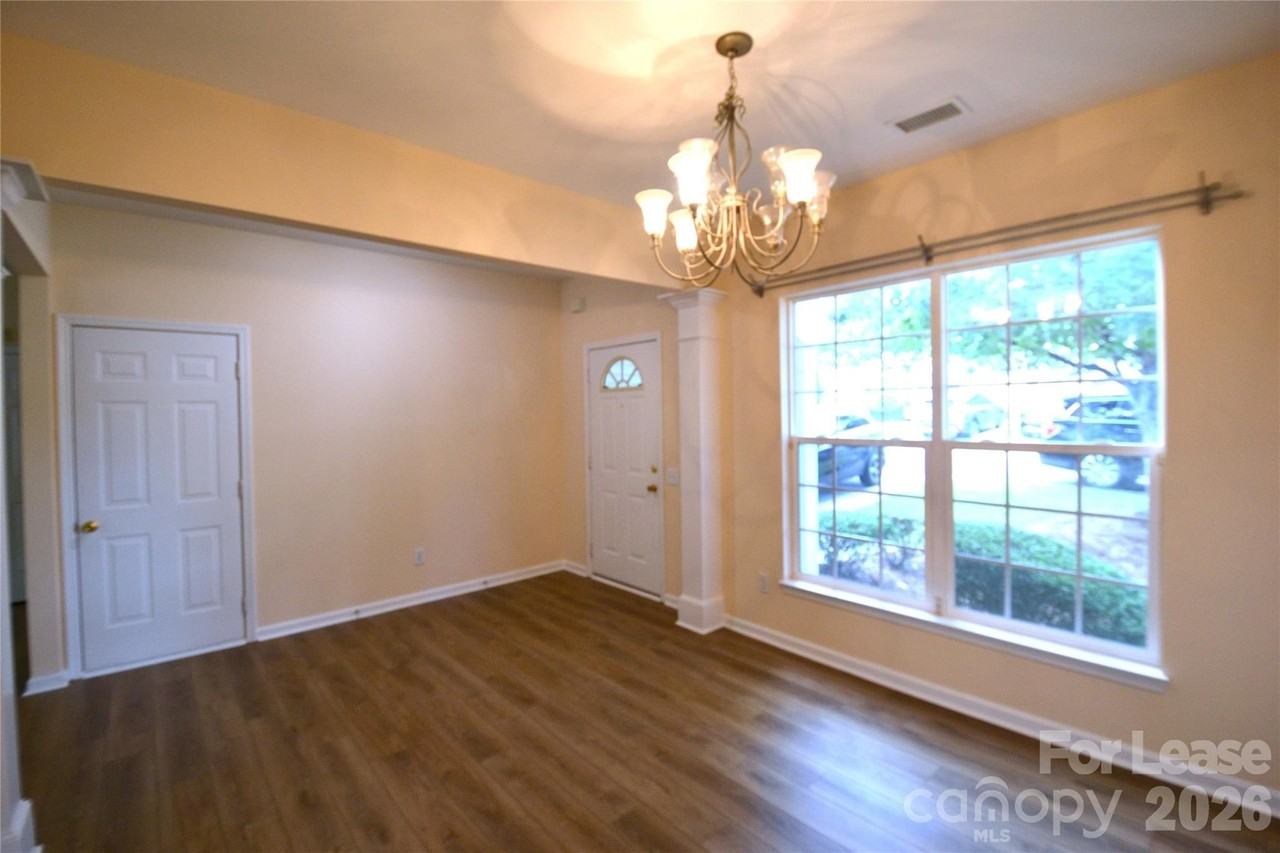 6820 Beverly Springs Dr - Photo 7 of 39