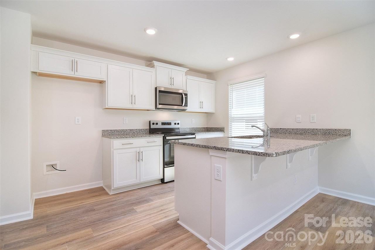 5155 Hyrule Dr - Photo 4 of 35