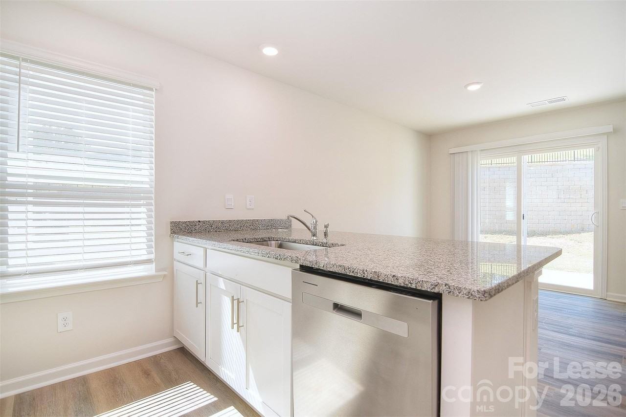 5155 Hyrule Dr - Photo 7 of 35
