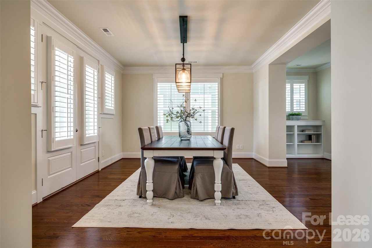 795 Digby Rd - Photo 6 of 46