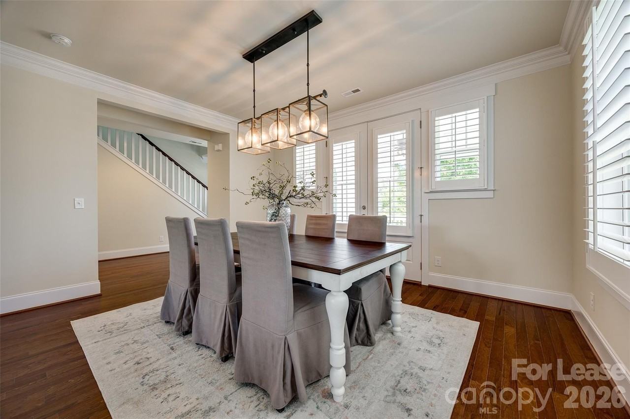795 Digby Rd - Photo 7 of 46