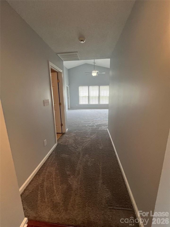 3043 Willamette Valley Dr - Photo 3 of 20
