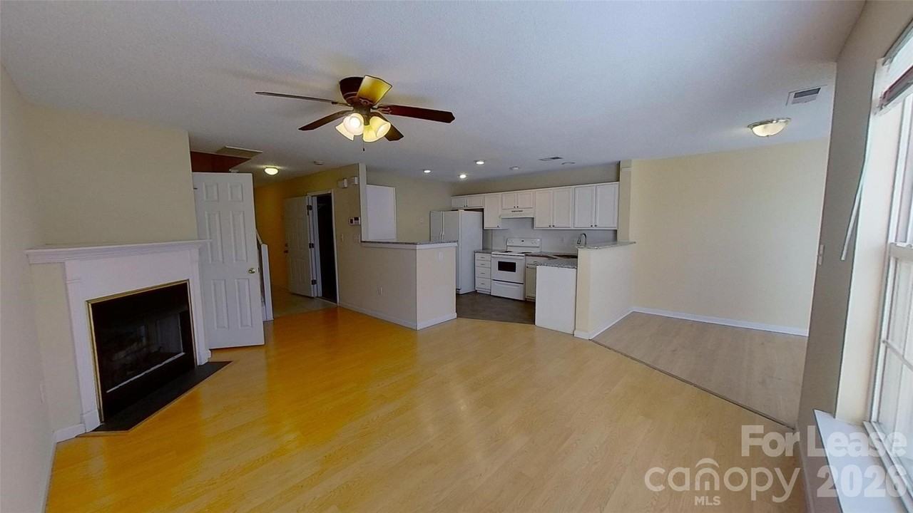 482 Robin Reed Ct - Photo 4 of 13