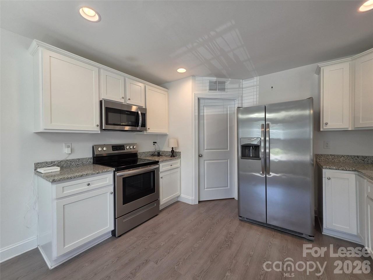 710 Irene Ave #A - Photo 5 of 20
