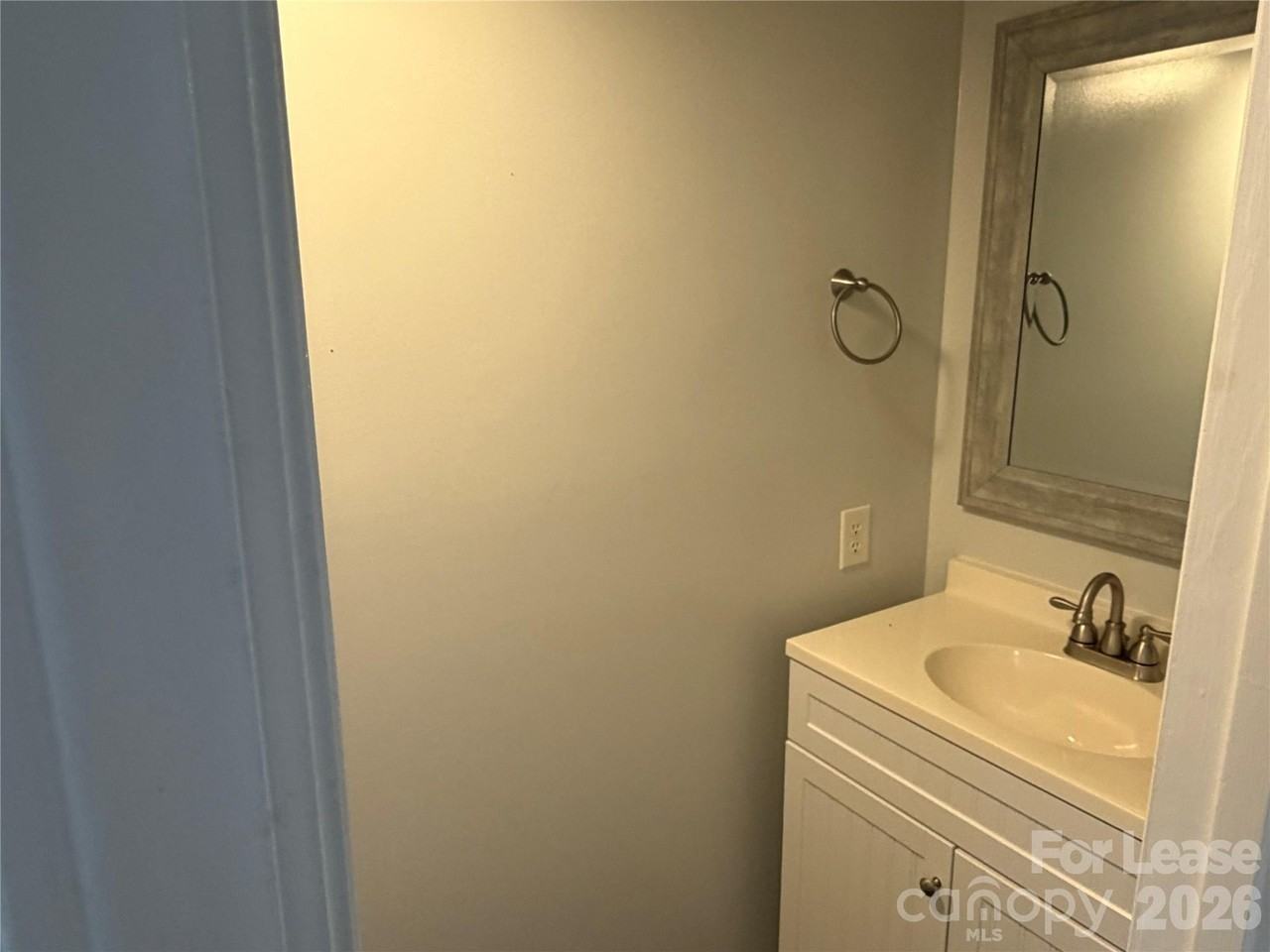 415 E Broad St #A5 - Photo 5 of 14