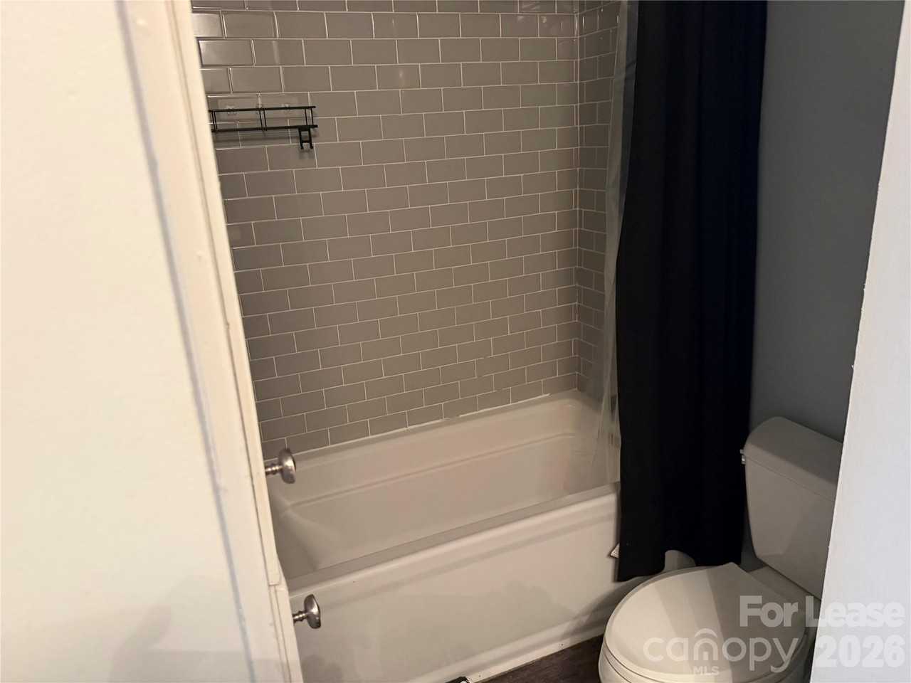 415 E Broad St #A5 - Photo 6 of 14